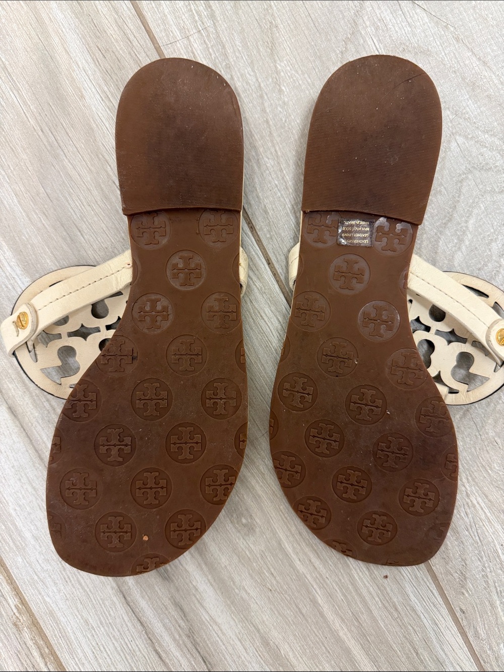 Tory Burch Neutral Beige Leather Logo Thong Sandals - Picture 2 of 3